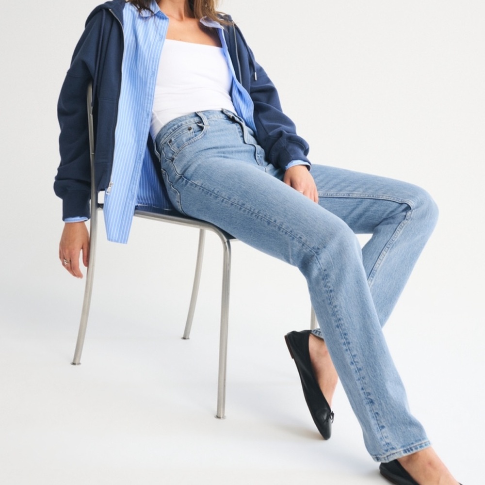 Abercrombie Ultra High Rise 90s Straight Jean